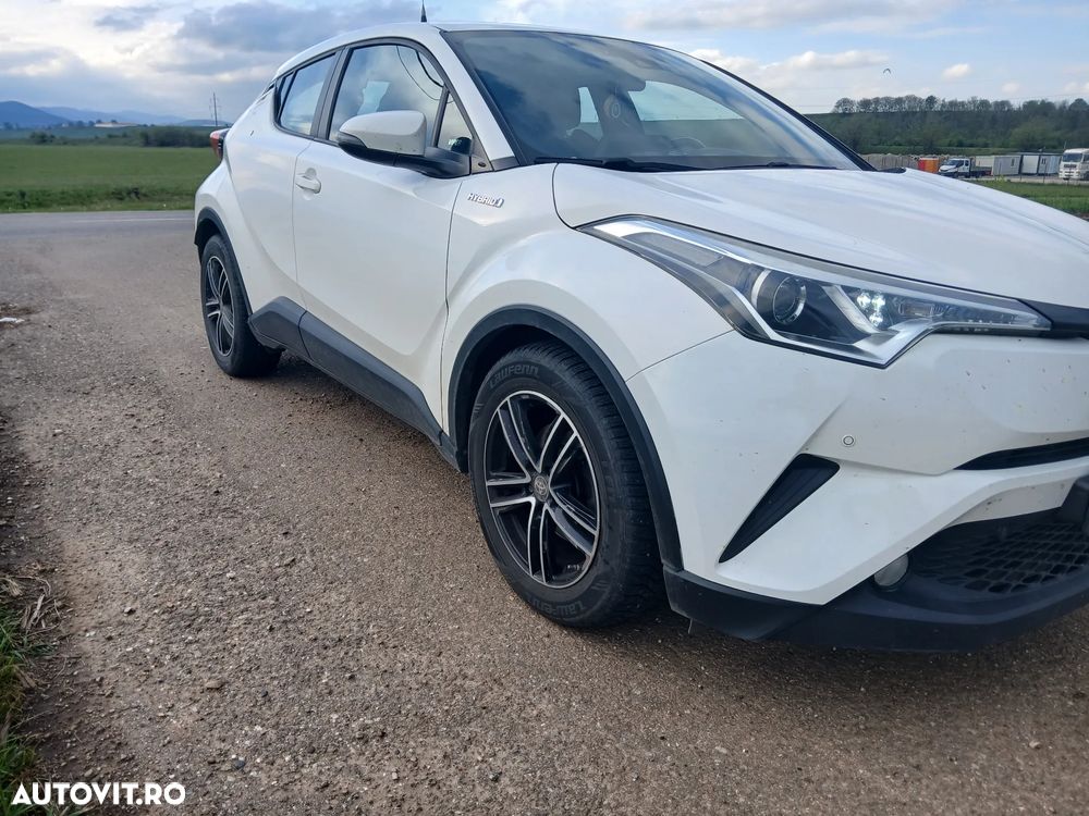 Toyota C-HR 1.8 HSD 4x2 CVT C-ult LED - 2