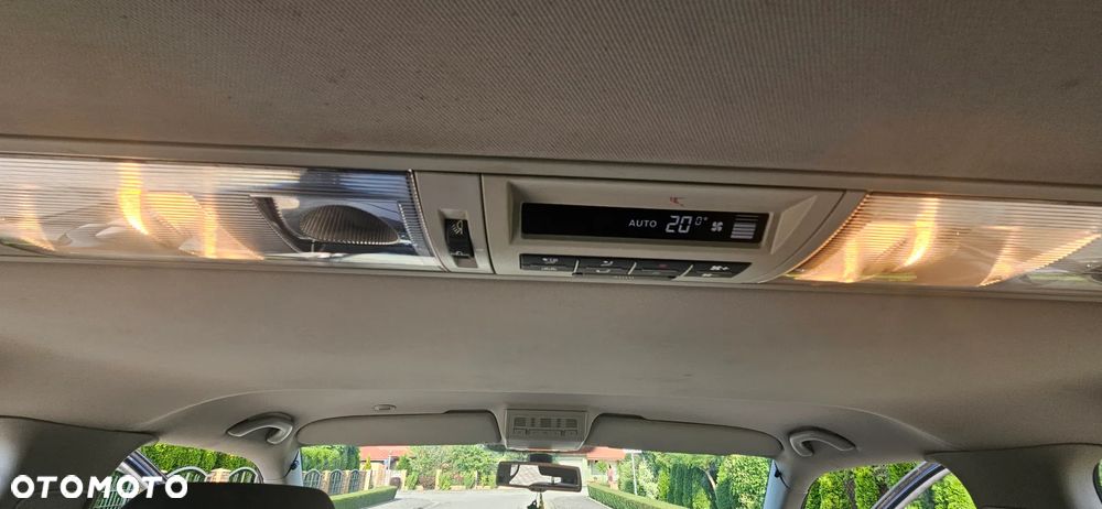 Volkswagen Multivan - 11