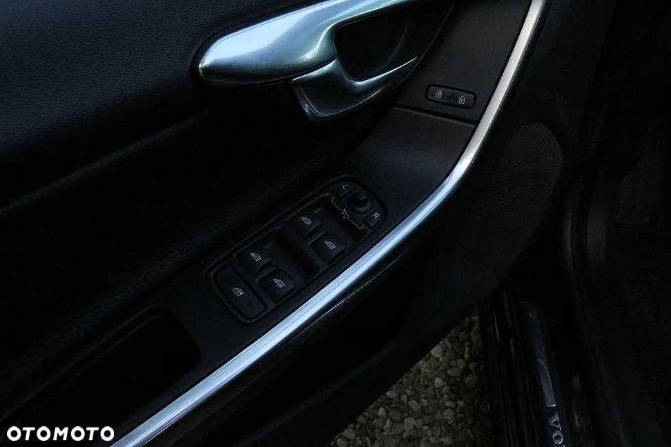 Volvo V60 D3 Geartronic Momentum - 22