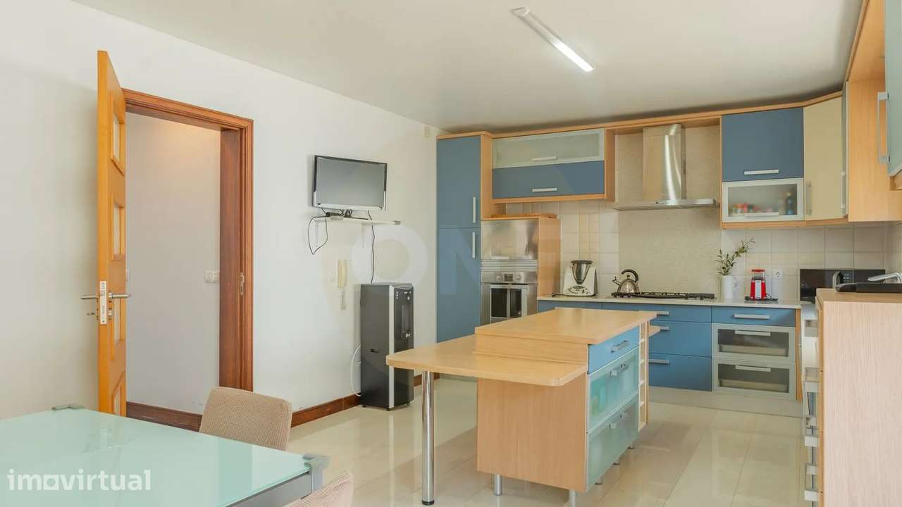 Moradia T5 Isolada com garagem – Elegância, Conforto e Privacidade - Grande imagem: 5/38