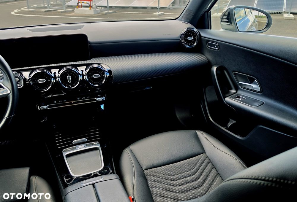 Mercedes-Benz Klasa A 180 d Progressive 8G-DCT - 12