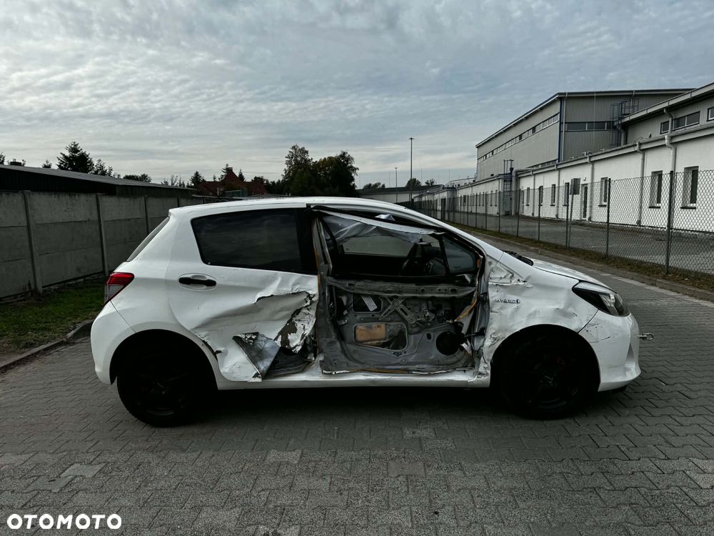 Toyota Yaris 2012 photo 3