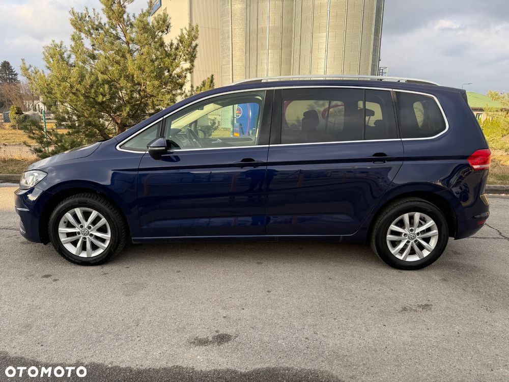 Volkswagen Touran - 4