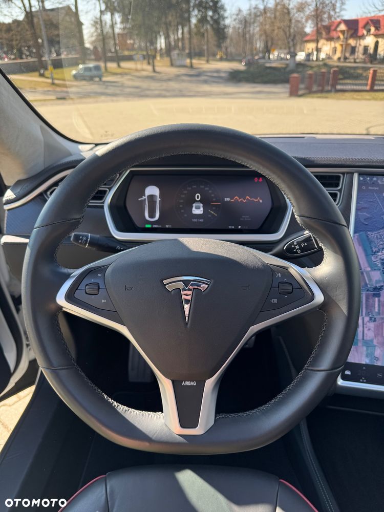 Tesla Model S Performance - 28