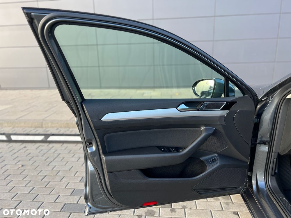 Volkswagen Passat Variant 2.0 TDI BMT Comfortline DSG - 34