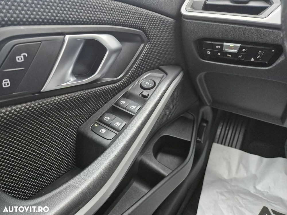 BMW Seria 3 318i AT - 13