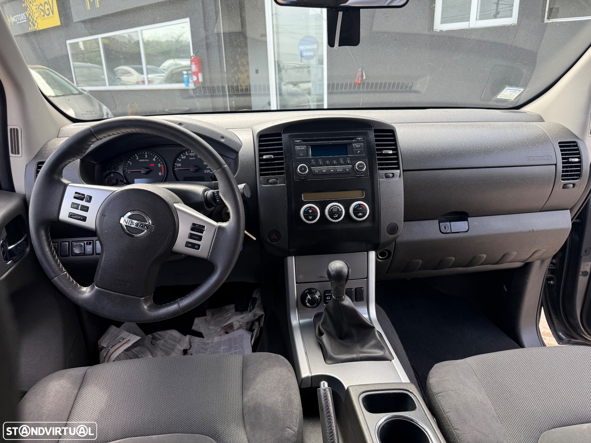 Nissan Navara 2.5 dCi KC SE 4WD - 27