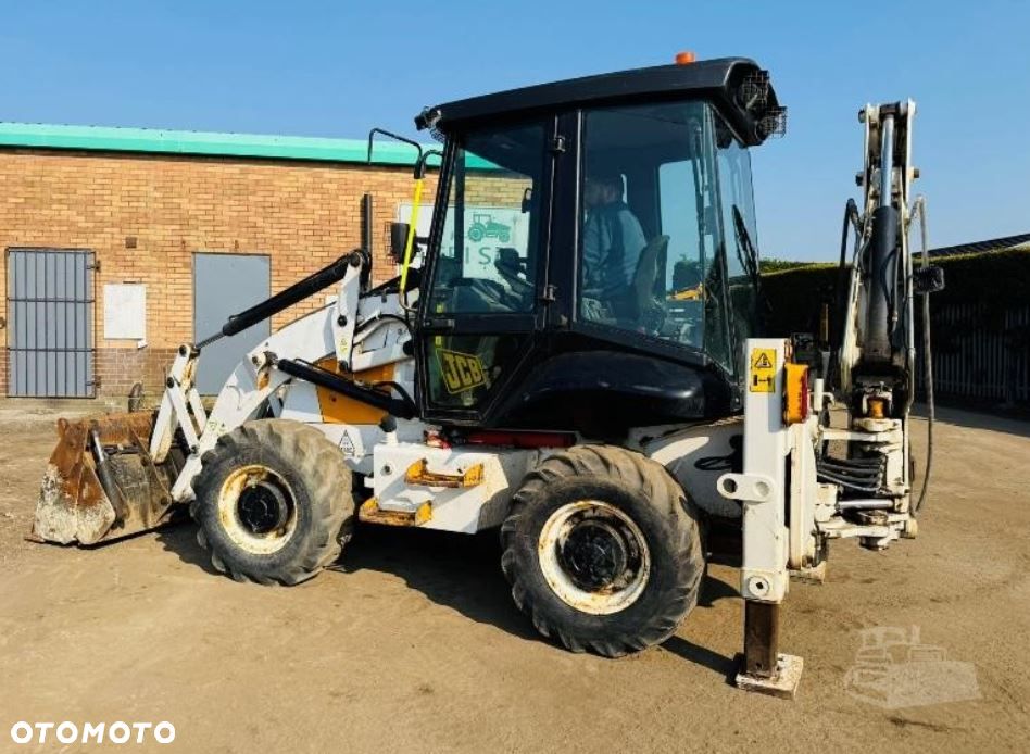 JCB 2CX - 4