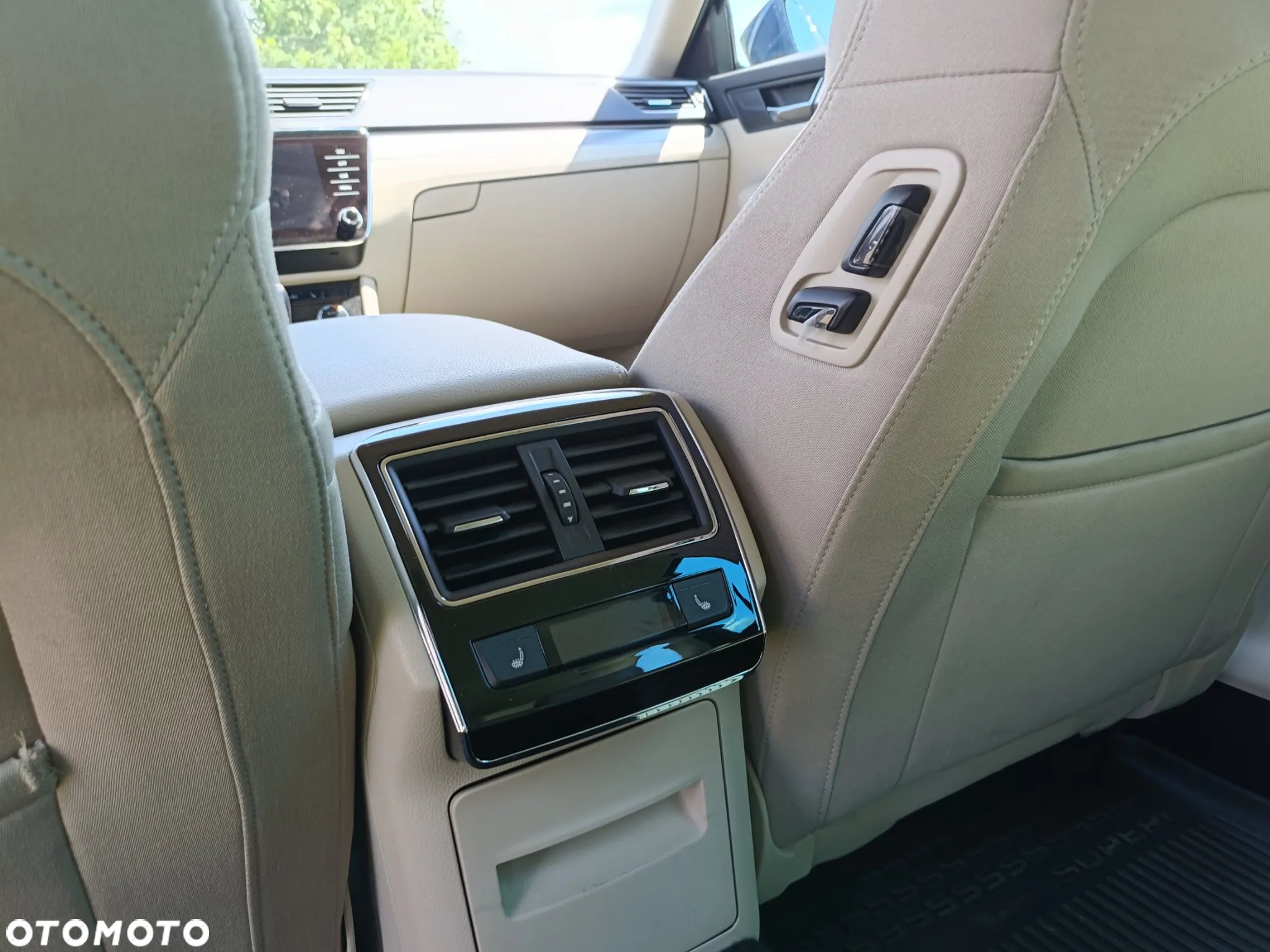 Skoda Superb 2.0 TDI 4x4 Style DSG - 6