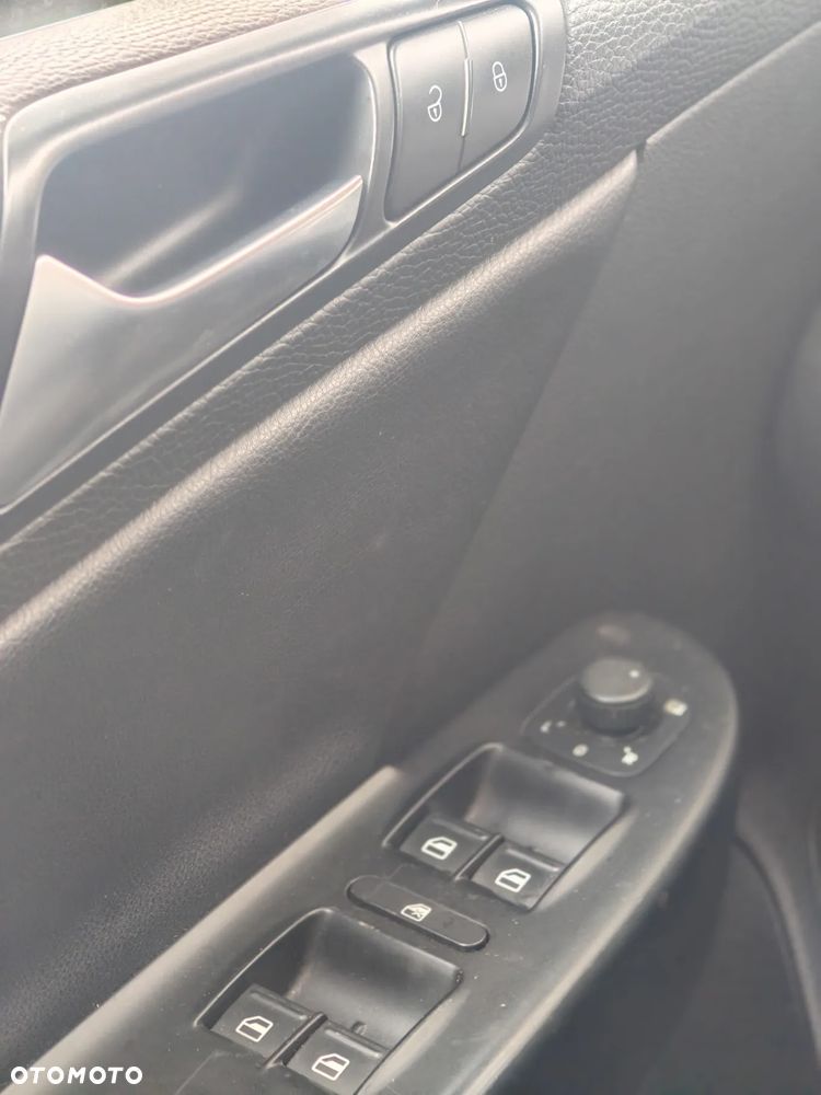 Volkswagen Passat 2.0 TDI DPF Sportline DSG - 29