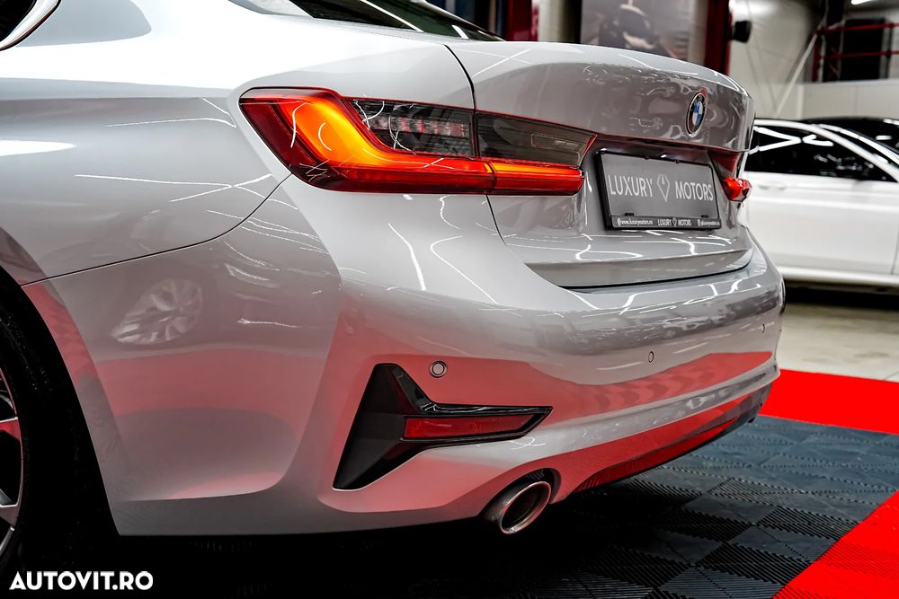 BMW Seria 3 318i Aut. - 25