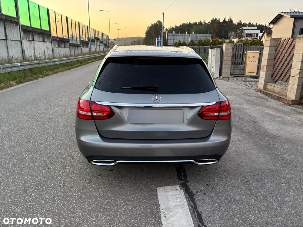 Mercedes-Benz Klasa C 180 7G-TRONIC Exclusive - 4