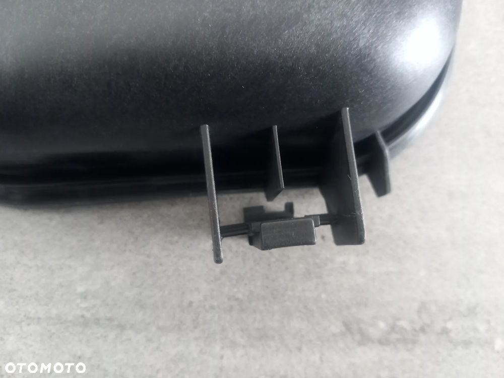 Pokrywa reflektora prawego Ford Mondeo 2000-2006 1147609 - 8