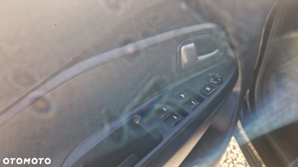 Kia Rio 1.2 Dream Team Edition - 8