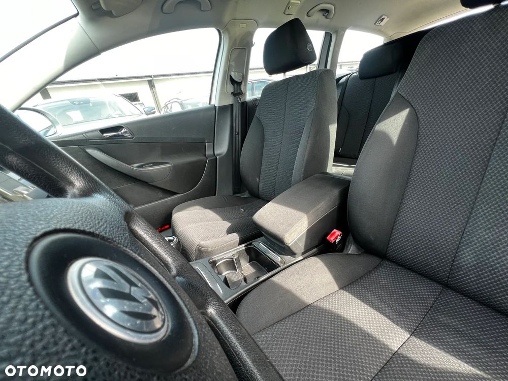 Volkswagen Passat 1.9 TDI DPF Comfortline - 15