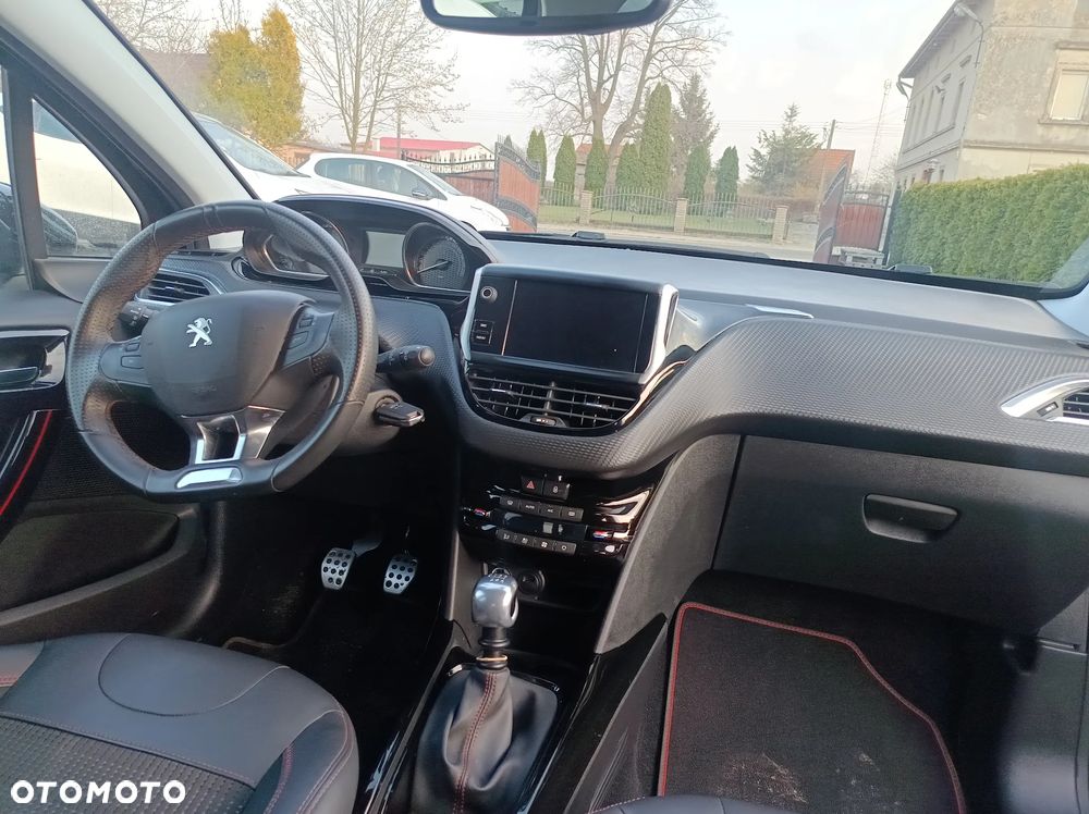 Peugeot 2008 PureTech 110 Stop&Start GT-Line Edition - 11