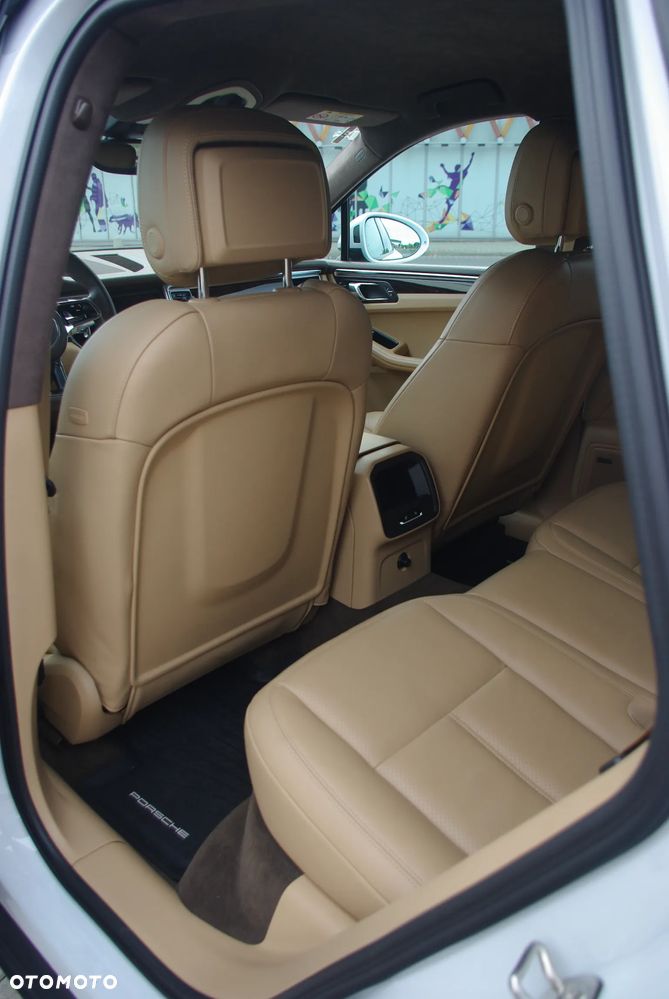 Porsche Macan - 13