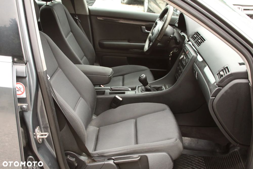 Audi A4 Limousine - 16