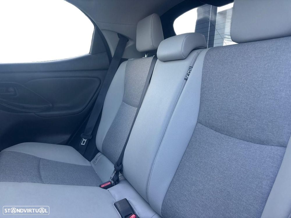 Toyota Yaris - 10