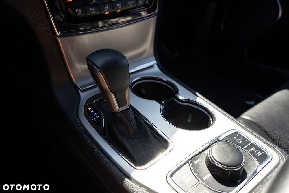 Jeep Grand Cherokee - 13