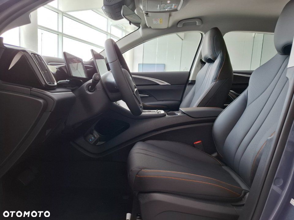 BYD Sealion 5 - 13