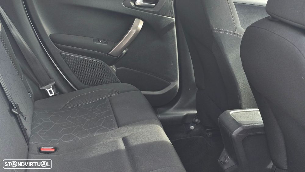 Peugeot 2008 1.4 HDi Active - 29