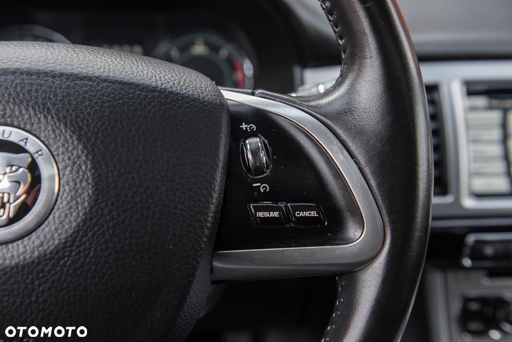 Jaguar XF 2.2 D Luxury - 22