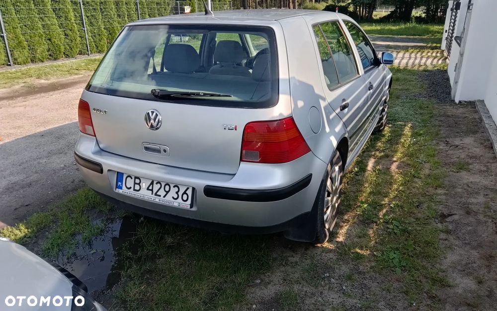 Volkswagen Golf - 4