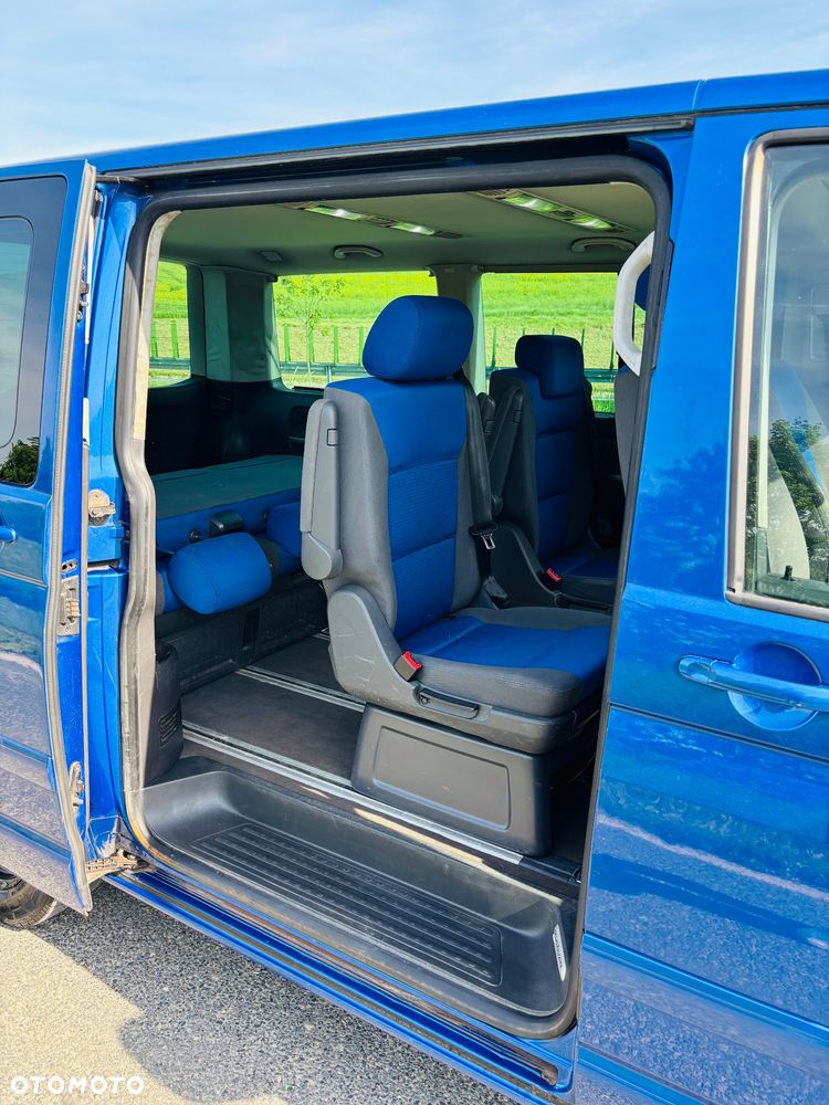 Volkswagen Multivan - 12