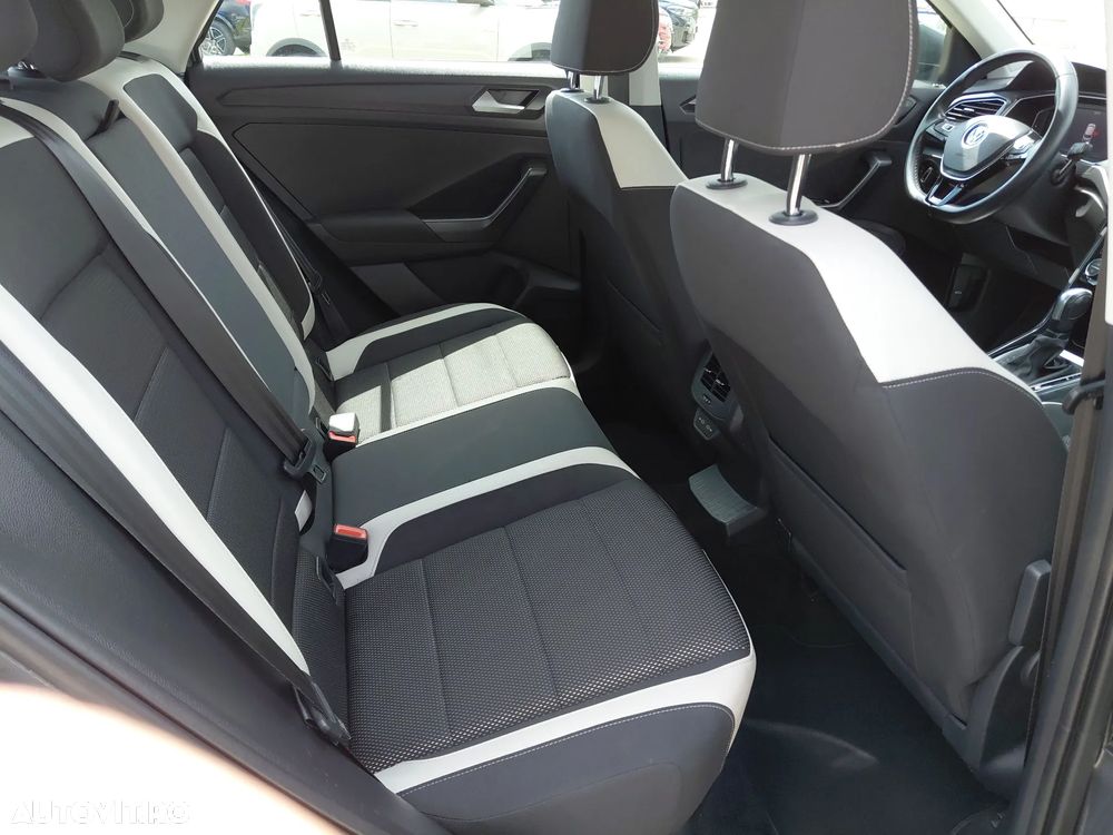 Volkswagen T-Roc - 14