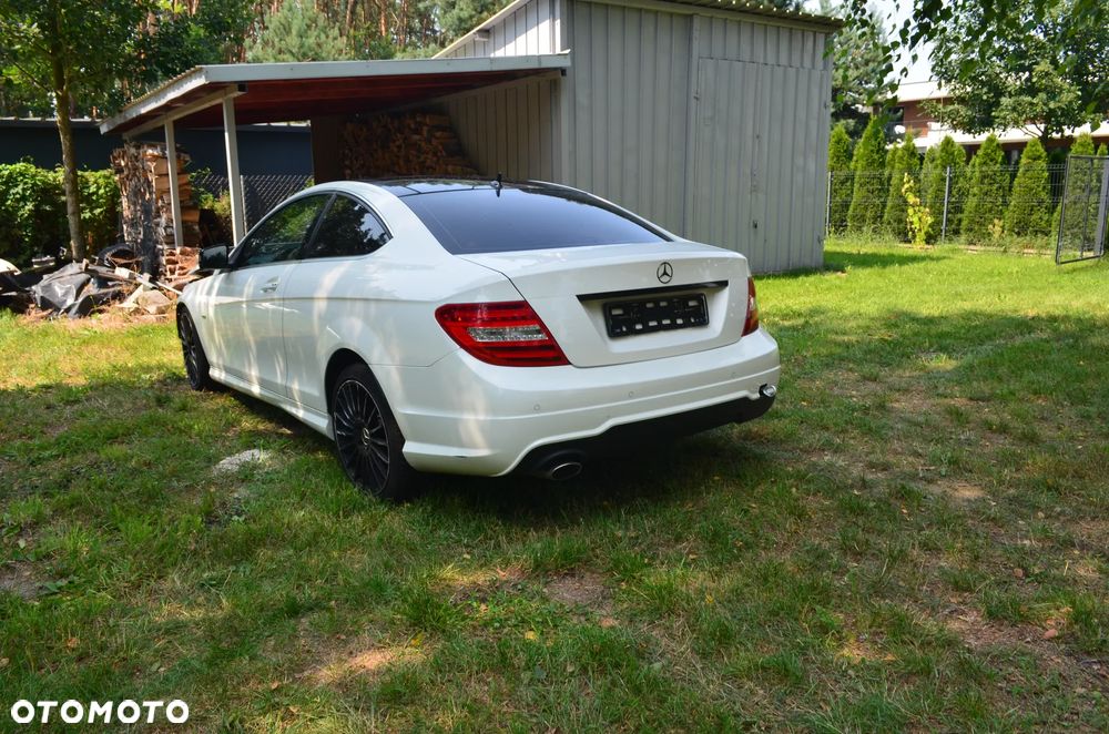 Mercedes-Benz Klasa C 220 CDI DPF (BlueEFFICIENCY) 7G-TRONIC - 4