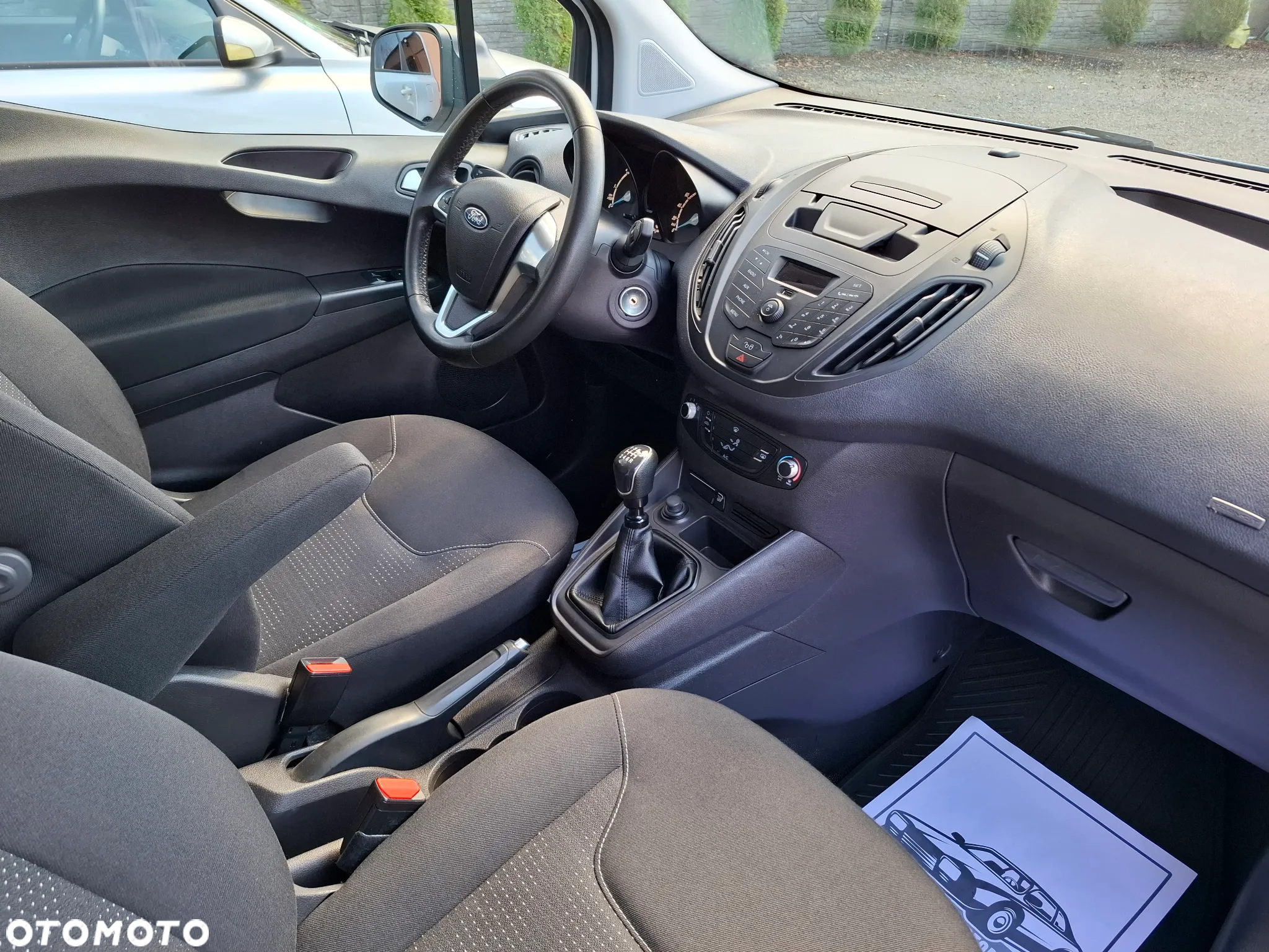 Ford Transit Courier 1.5 TDCi Ambiente - 14