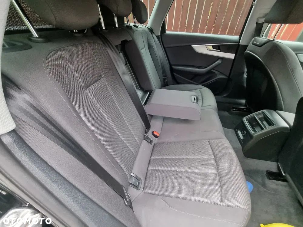Audi A4 Avant 2.0 TDI - 10