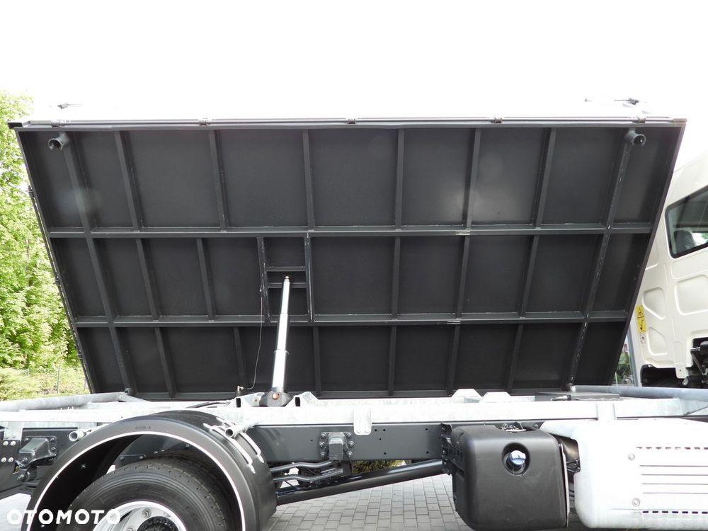 DAF LF 180 WYWROTKA TRÓJSTRONNA TEMPOMAT LEDY AUTOMAT  BLIŹNIACZE KOŁA KLIMATYZACJA  180KM - 24