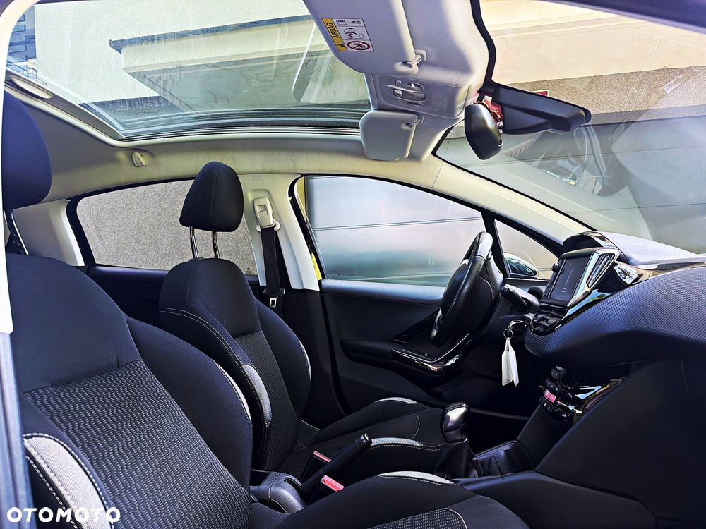 Peugeot 208 1.2 VTi Style - 28