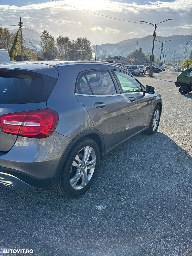 Mercedes-Benz GLA 220 d 7G-DCT - 16