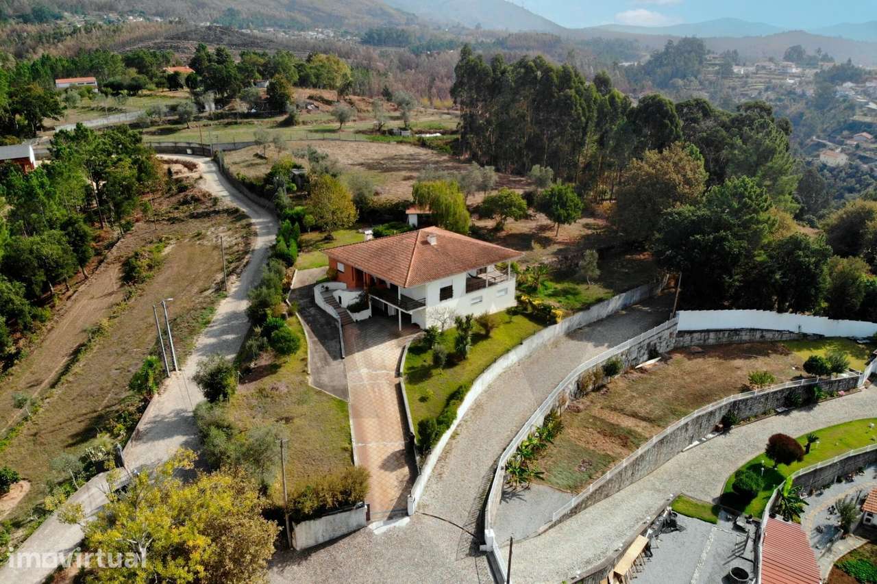 Exclusividade e Natureza à Beira Rio: Moradia T4 com 8.100 m2 e Vista