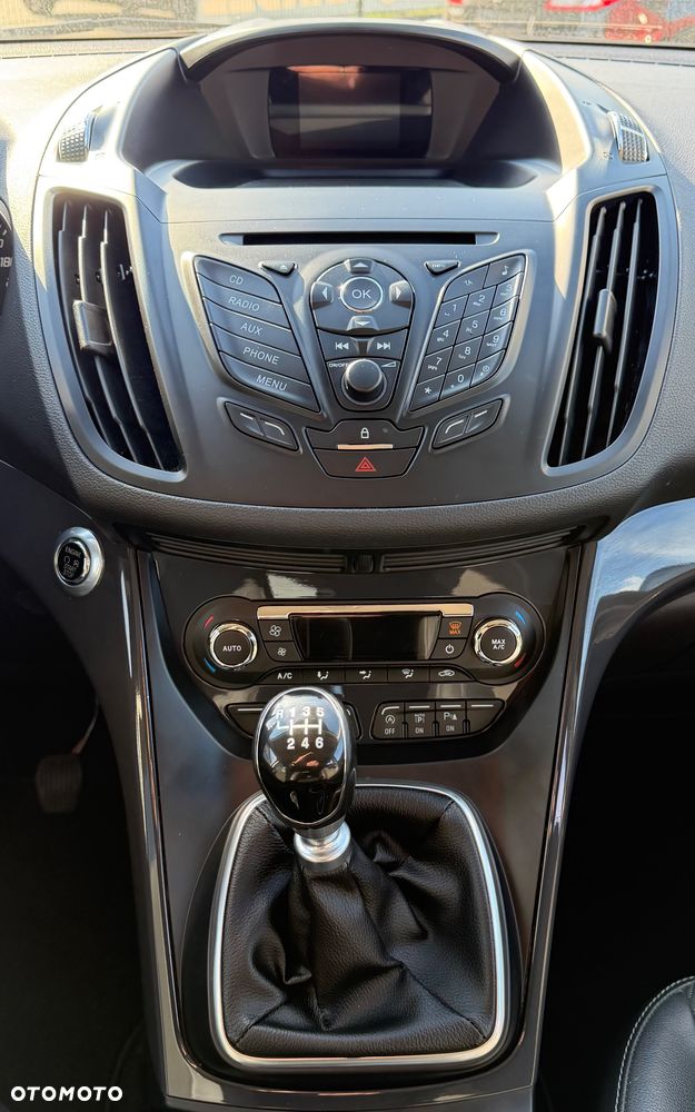 Ford Kuga 1.5 EcoBoost 2x4 Titanium - 14