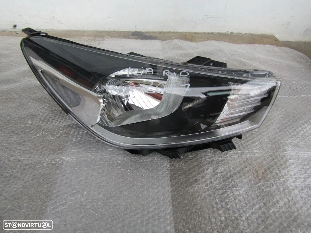 Farol direito (otica) Kia Rio ano 2018 a 2021 (original como nova) - 2
