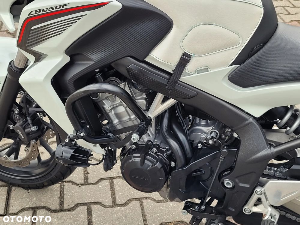 Honda CB - 16