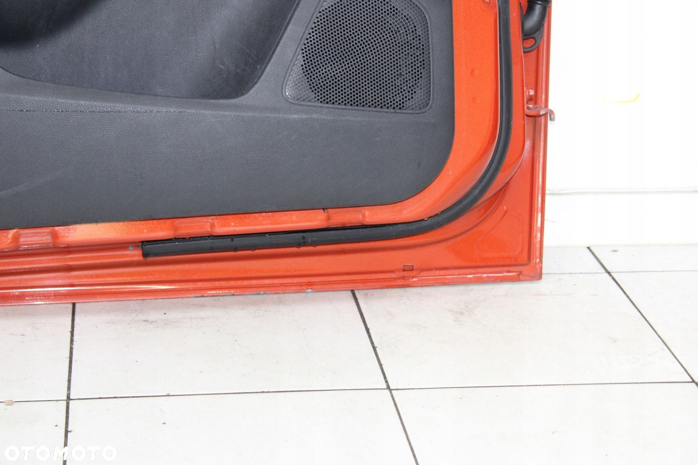 FORD FOCUS MK3 2010R- DRZWI LEWE LEWY PRZÓD PRZEDNIE KB - KOD LAKIERU - 8