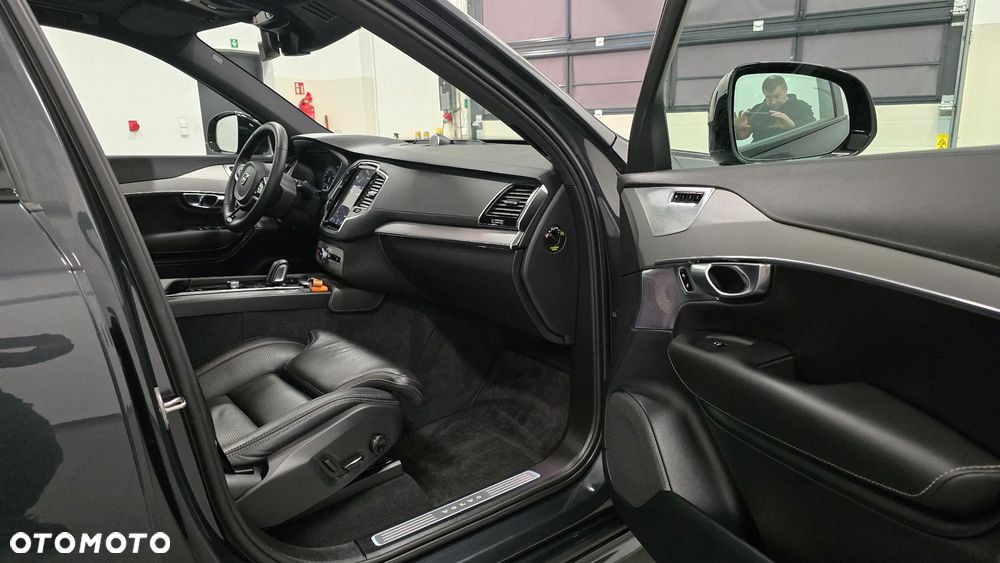Volvo XC 90 B5 D AWD Plus Dark - 8