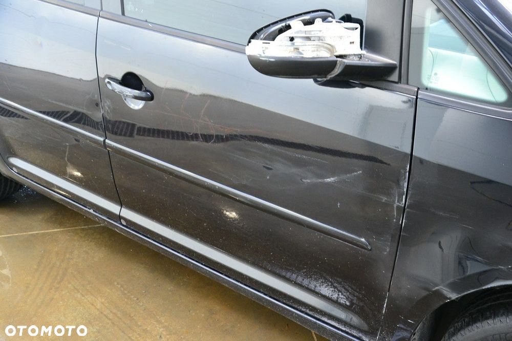 Volkswagen Touran - 10