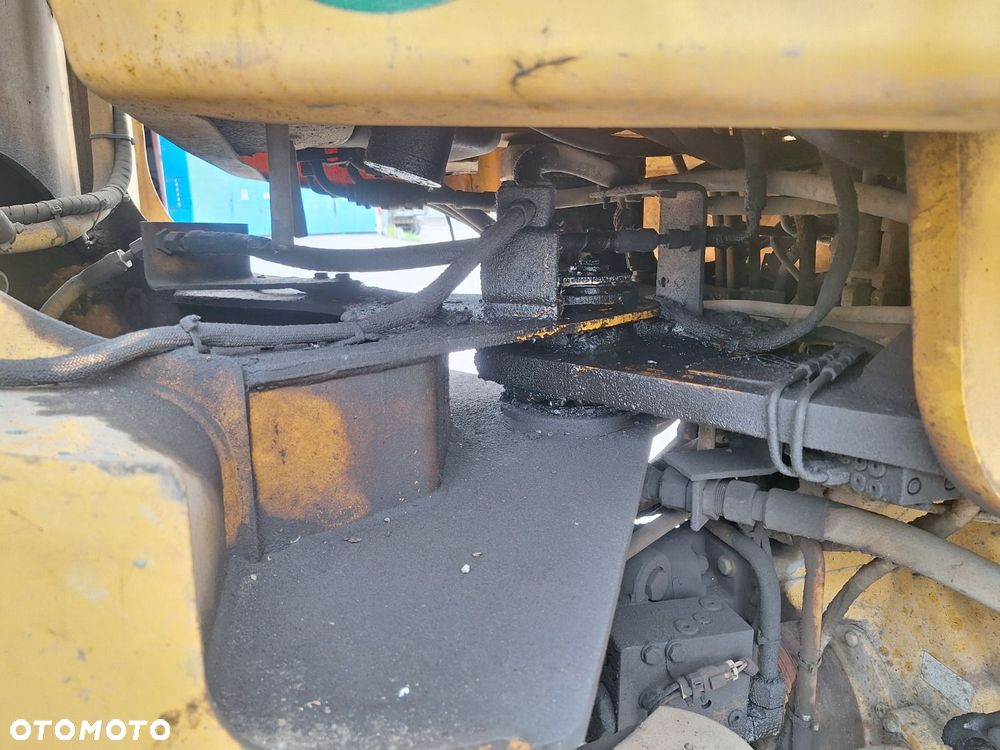 CAST 928 F 4X4 - 22