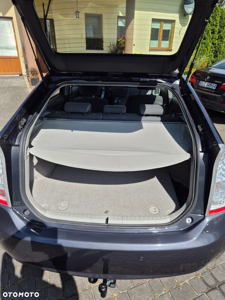 Toyota Prius (Hybrid) - 15