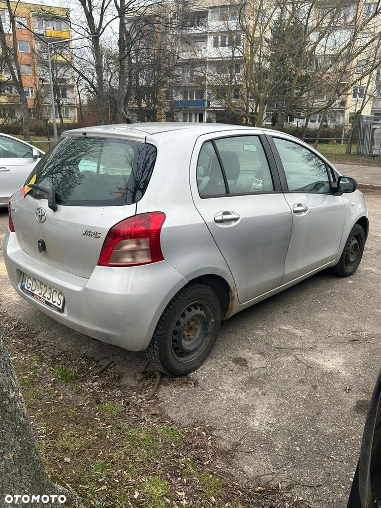 Toyota Yaris 1.0 Luna - 3