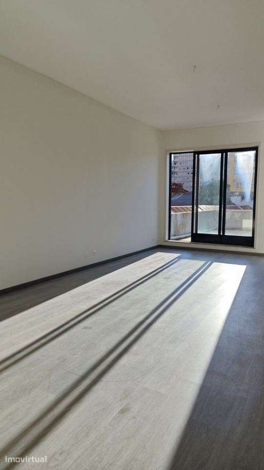 Escritório / 50m2 / 500€/ Av. Republica / Centro / Gaia/ - Grande imagem: 5/10
