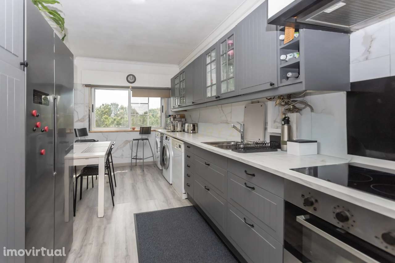 T2 com espaço extra aproveitado, Monte Abraão (Queluz). - Grande imagem: 3/15