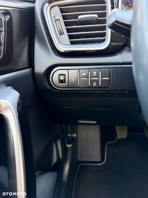 Kia Ceed 1.6 CRDi SCR L Business Line - 17