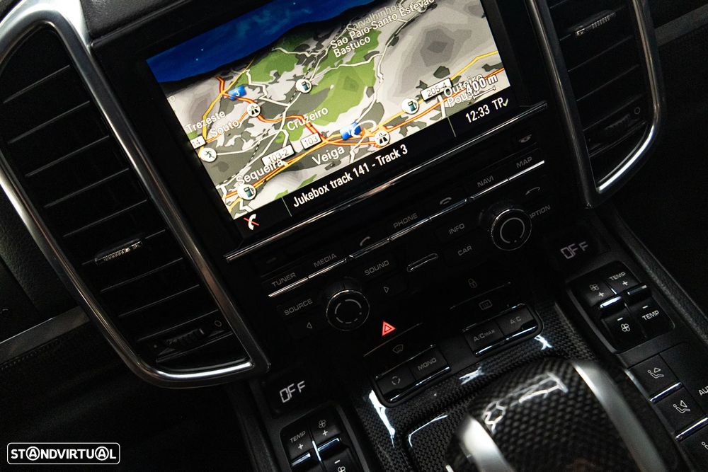 Porsche Cayenne Diesel Platinum Edition - 16